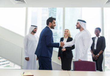 Dubai business setup consultants assisting entrepreneurs